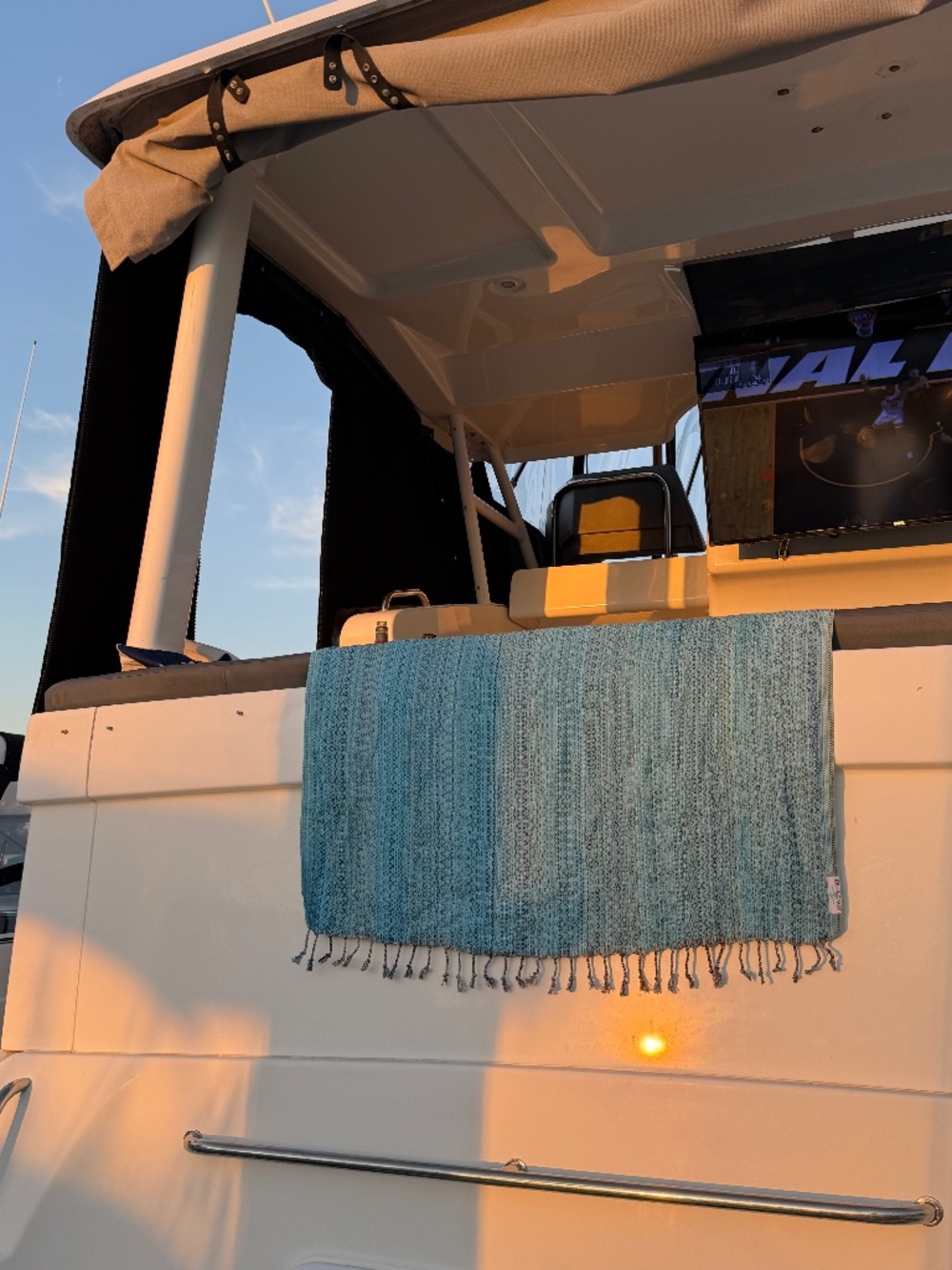 Ahi Rag Turquoise — Salt Rag™ Sand-Resistant Turkish Beach Towel - Picture 5 of 6